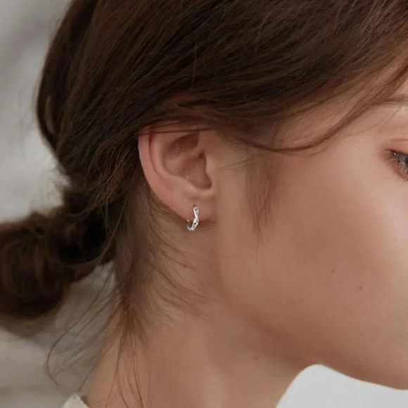 925 Sterling Silver Twist Huggie Hoop Earrings Minimalist Small Hoops - Picture 12 of 12